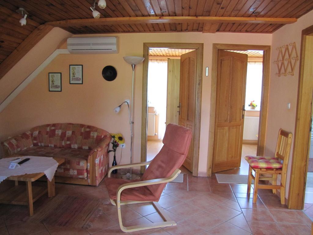 Alsohegyi Apartmanok Zalakaros Bilik gambar